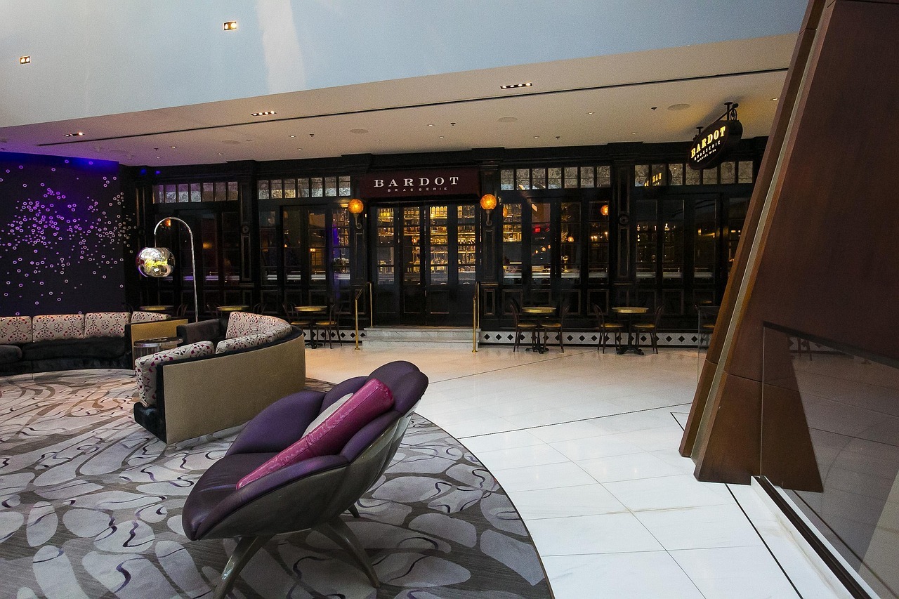 The Royale Suite - PeakBet Casino Hotel